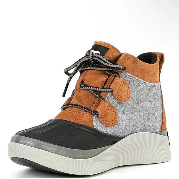 Sorel Kids' Orange and Gray Boots - Picture 4 of 6